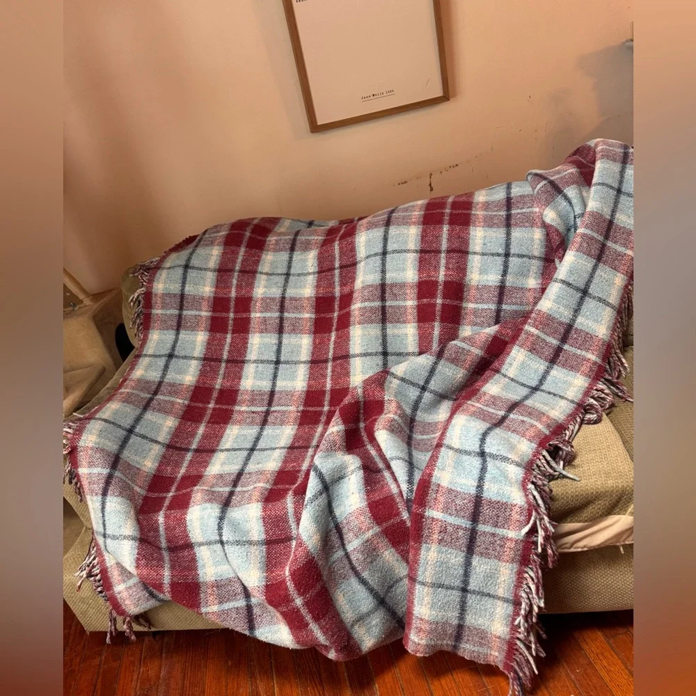 Huge 80 by 72 heavyweight vintage Mexican blanket knit acrylic blend